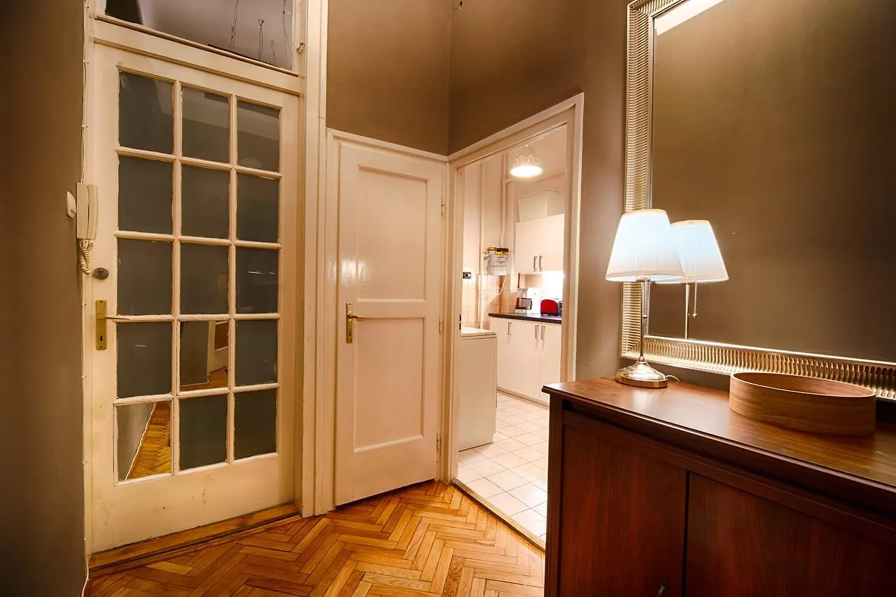 Logement Sous Le Chateau Будапешт Апартаменты
